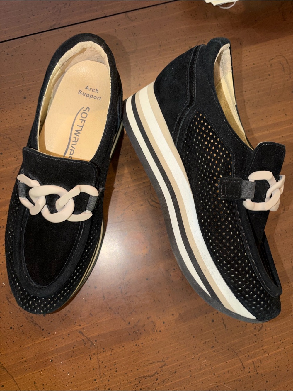 Softwaves Cassie Black Suede Loafer Sz 38